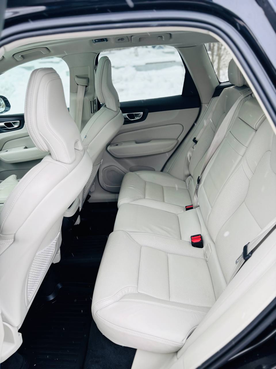 2021 Volvo XC60 INSCRIPTN